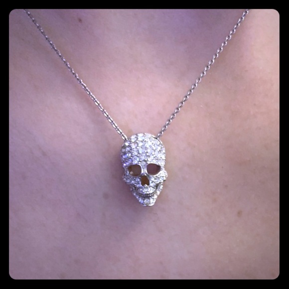 Crystal encrusted skull necklace - Picture 1 of 5
